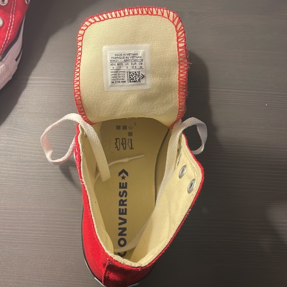 Red Converse - Picture 4 of 4